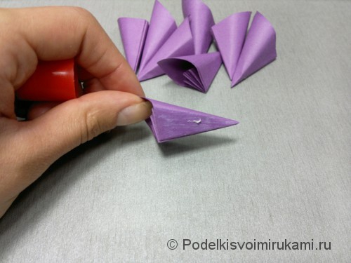 Как сделать цветок из бумаги. Модульное оригами. Фото №23.