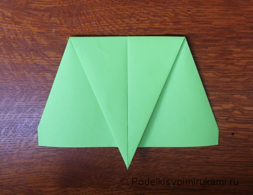 Как сделать самолётик из бумаги своими руками. Шаг №5. Фото 1.