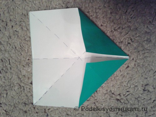 Как сделать восьмиугольный сюрикен из бумаги. Шаг №3.