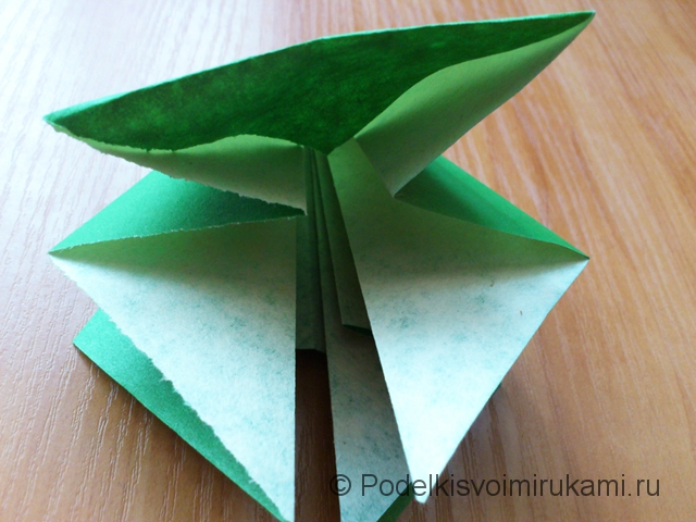 Ёлка оригами из бумаги своими руками. Шаг №24.