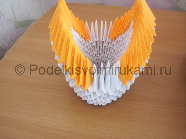 Поделка лебедя оригами из бумаги. Фото 12.