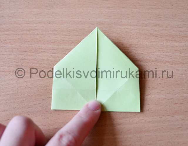Как сделать фейерверк из бумаги. Фото 14.
