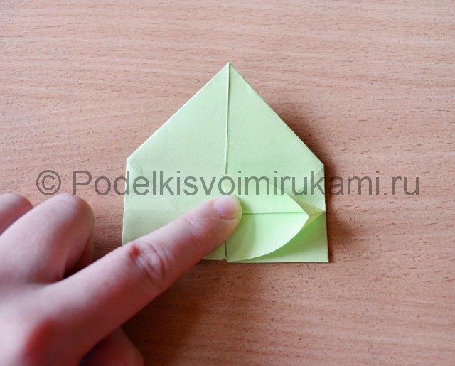 Как сделать фейерверк из бумаги. Фото 15.