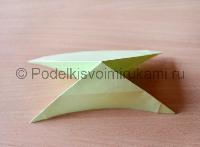 Как сделать фейерверк из бумаги. Фото 9.
