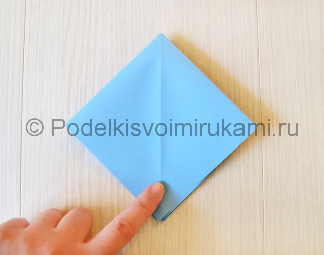 Как сделать журавля из бумаги своими руками. Фото 8.