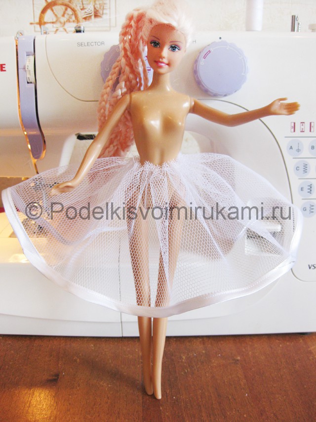 Как сшить пышное платье для куклы своими руками. Фото 7.