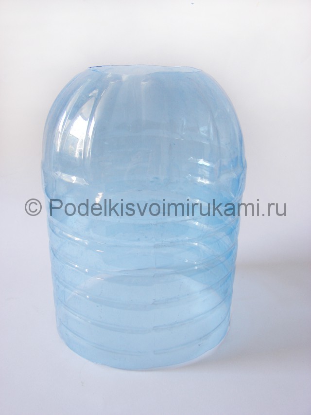 Люстра из пластиковых бутылок. Фото 4.