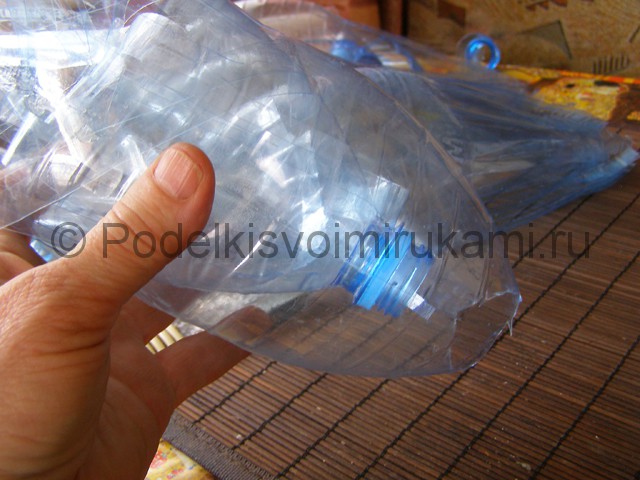 Метла из пластиковых бутылок своими руками. Фото 11.