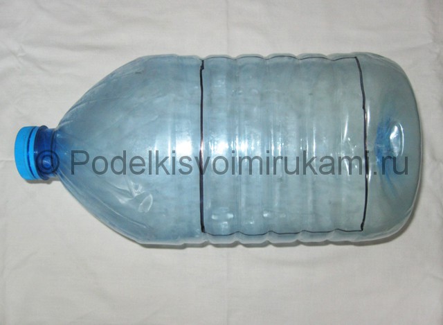 Поросёнок из пластиковой бутылки своими руками. Фото 3.