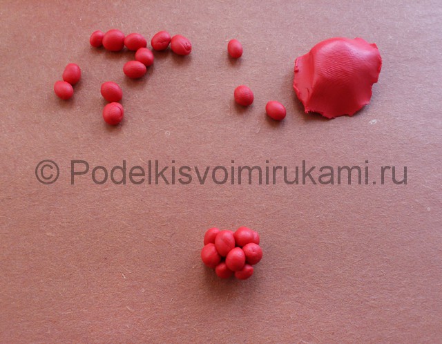 Лепка ягод из пластилина - фото 5.