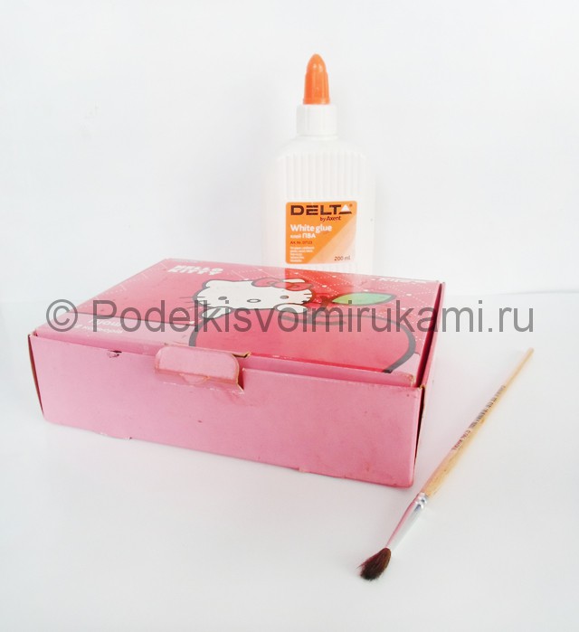 Выполнение росписи шкатулки-домика в розовых тонах - фото 2.
