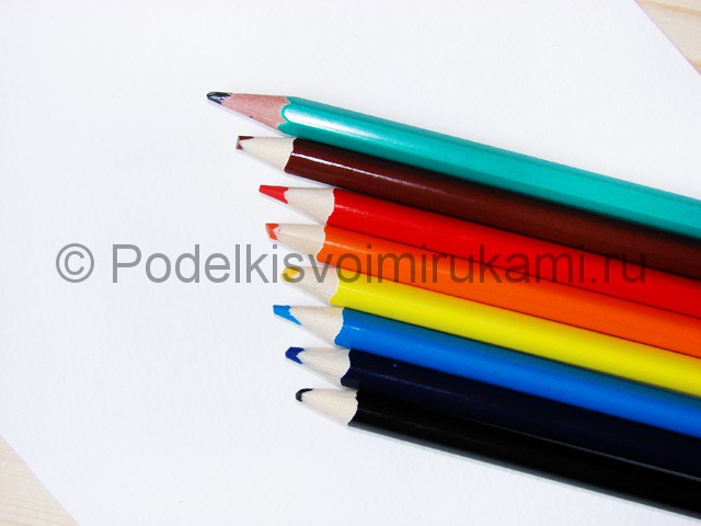 Рисуем миньона цветными карандашами - фото 1.