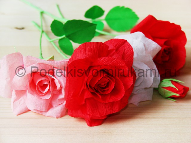 Изготовление розы из гофрированной бумаги - фото 36.