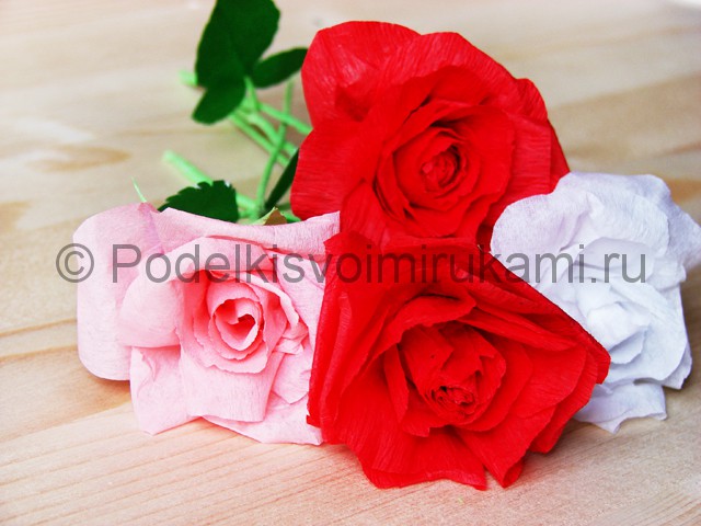 Изготовление розы из гофрированной бумаги - фото 37.