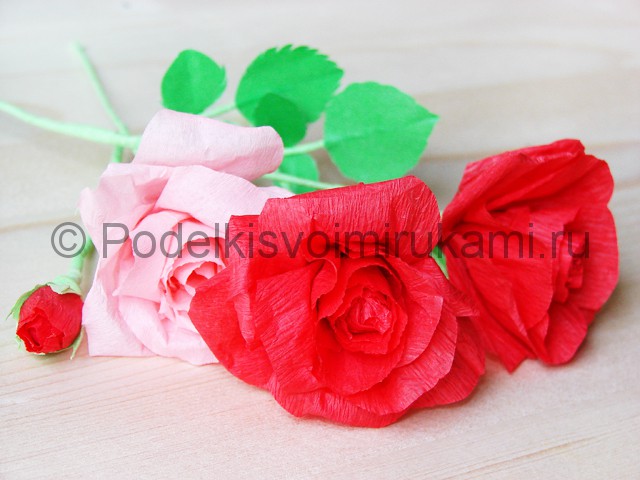 Изготовление розы из гофрированной бумаги - фото 38.