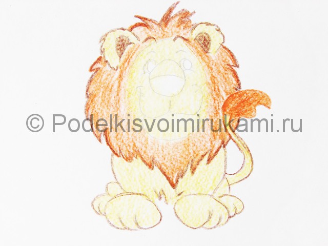 Рисуем льва цветными карандашами - фото 13.
