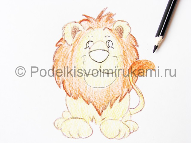 Рисуем льва цветными карандашами - фото 14.
