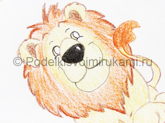 Рисуем льва цветными карандашами - фото 15.