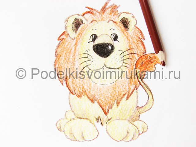Рисуем льва цветными карандашами - фото 19.