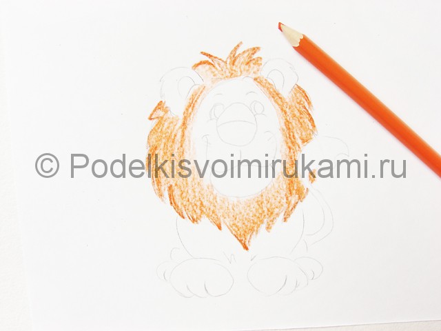 Рисуем льва цветными карандашами - фото 8.