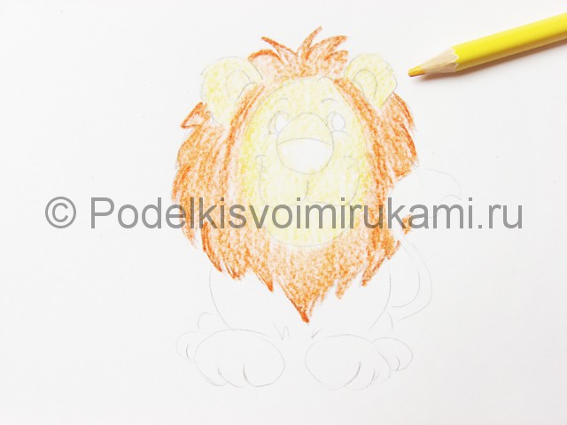 Рисуем льва цветными карандашами - фото 9.